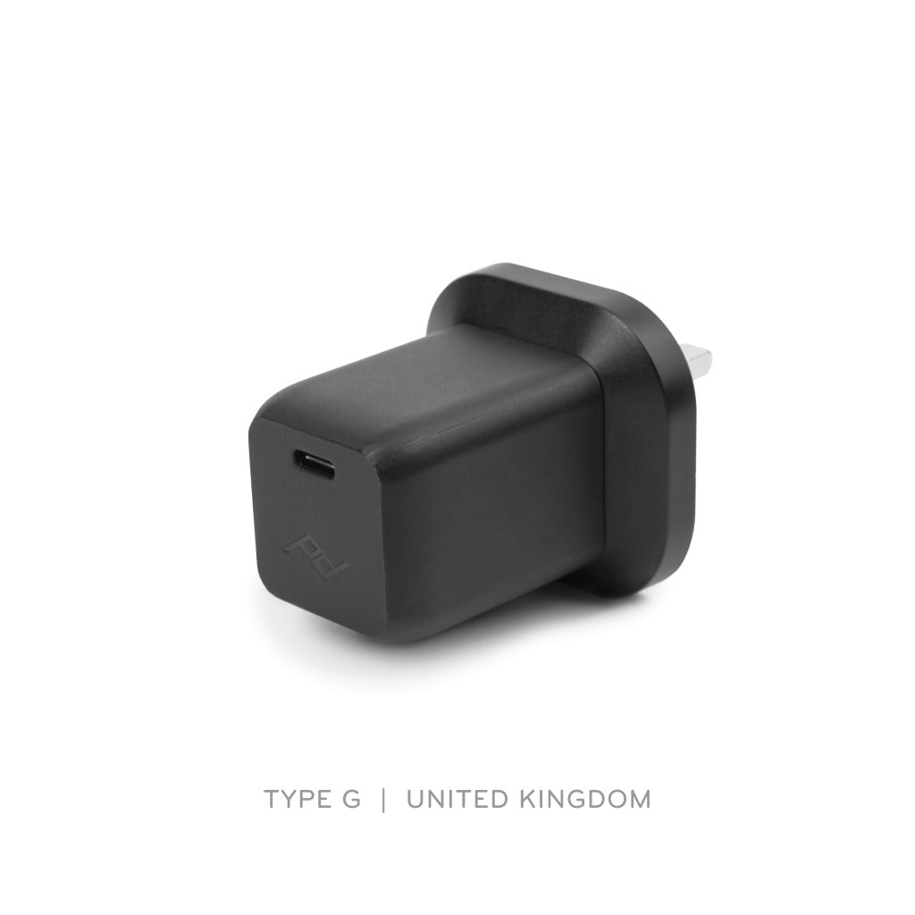 (image), Rear view of a Type G USB C black wall power adapter, M-WPA-UK-1