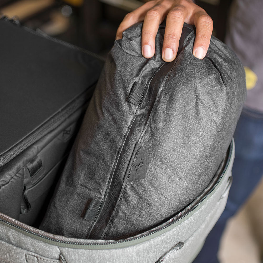 (image), packing the shoe pouch inside the travel bag, BSP-CH-1